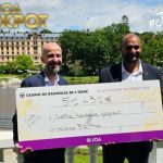 Cheque du gagnant du jackpot de 51000 euros au casino joa de bagnoles de l'orne