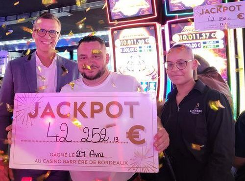 cheque du gagnant nicolas de trois jackpots en un mois au casino barriere de bordeaux